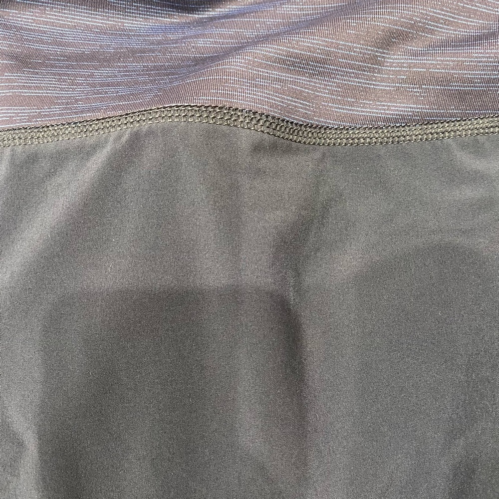 NWT Outdoor Voices Hudson 4” shorts, Navy. Interior key and exterior zip pocket - Picture 6 of 7